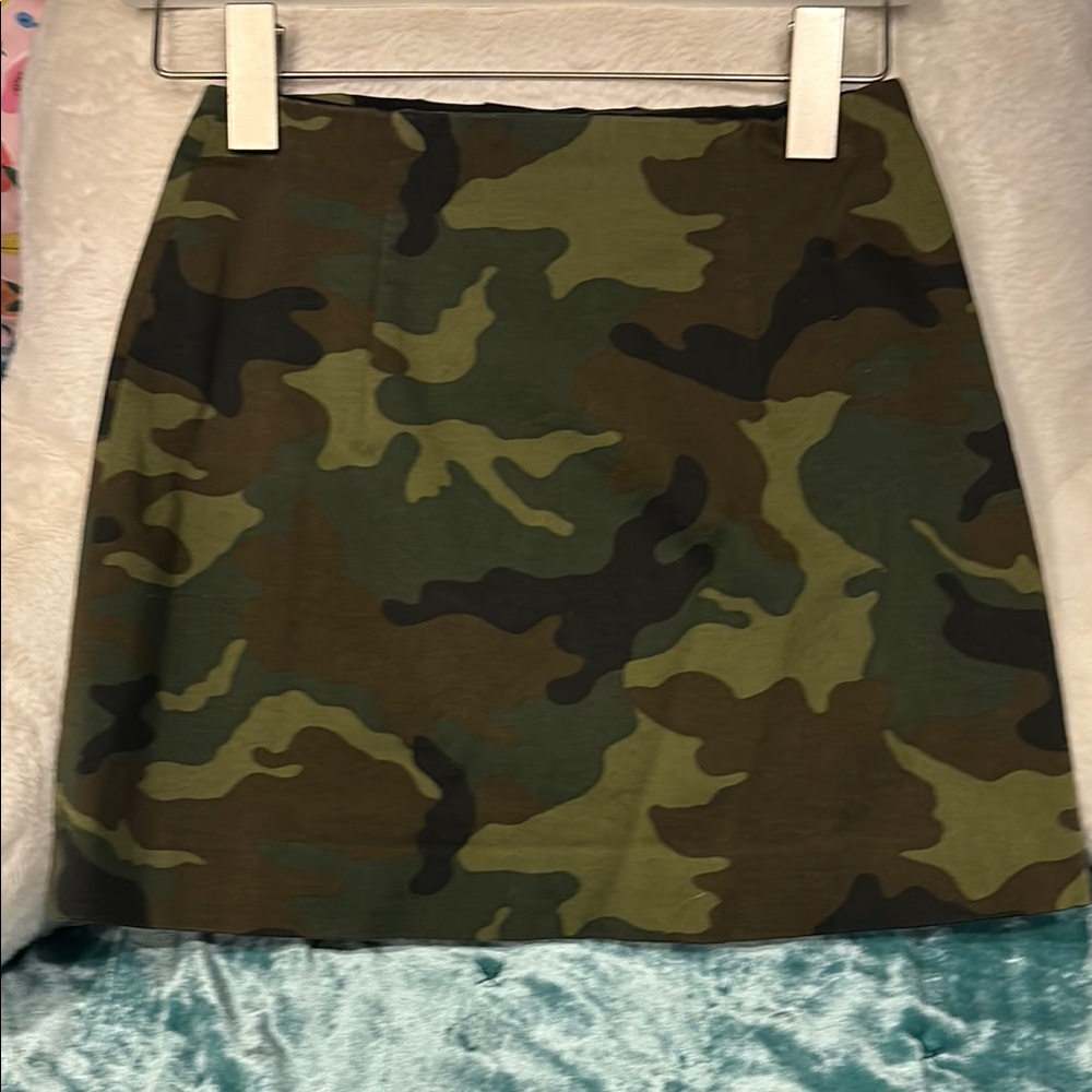 Alice + Olivia Camo Girl Mini Skirt - Picture 7 of 7